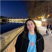 Profesora particular de ESO y bachillerato especializada en el ámbito de las matemáticas (tanto del bachillerato científico como del social).
El año pasado acabé el bachillerato de ciencias de la salud y actualmente curso primero de psicología en la Unive